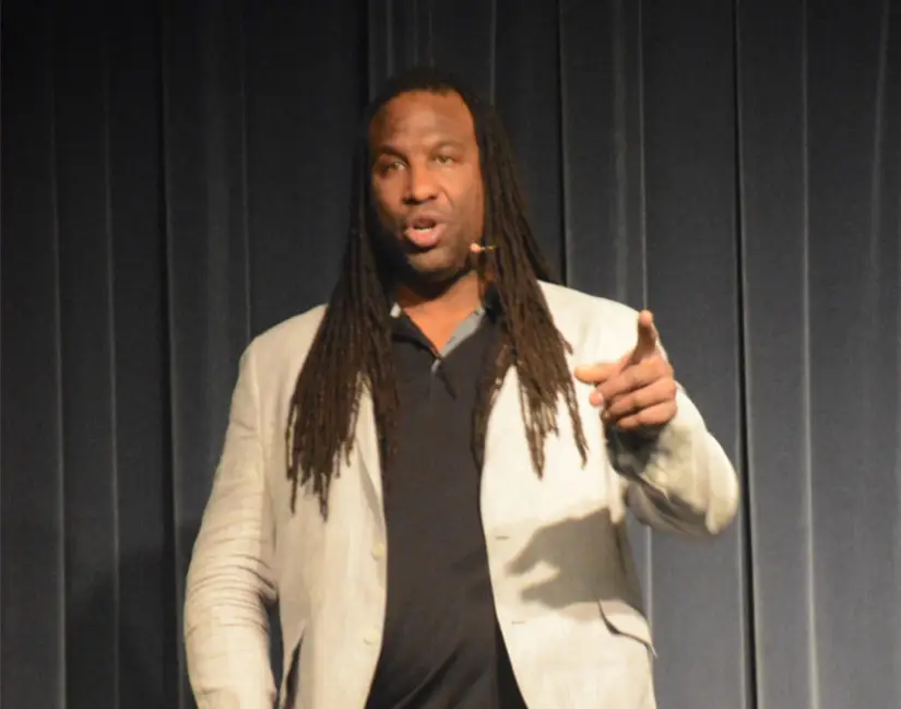 Georges Laraque en conférence.